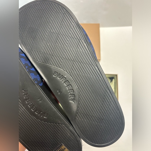 Burberry Furley Puff Slides Size 9 New Deep Royal Blue Pattern - Picture 4 of 6